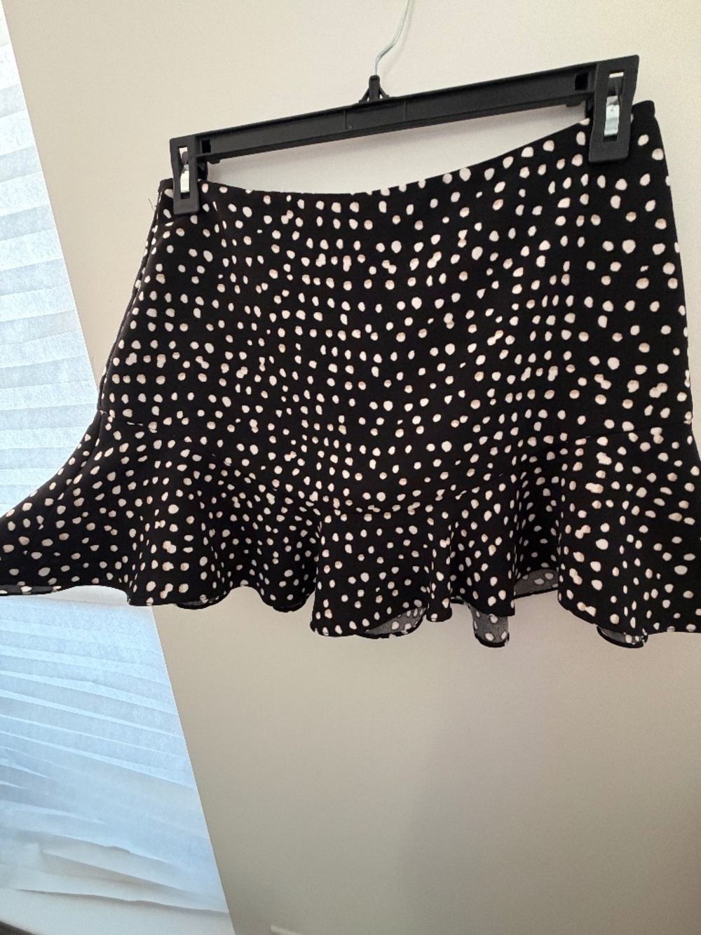 Banana Republic Black & White Polka Dot Midi Skirt Size 8P